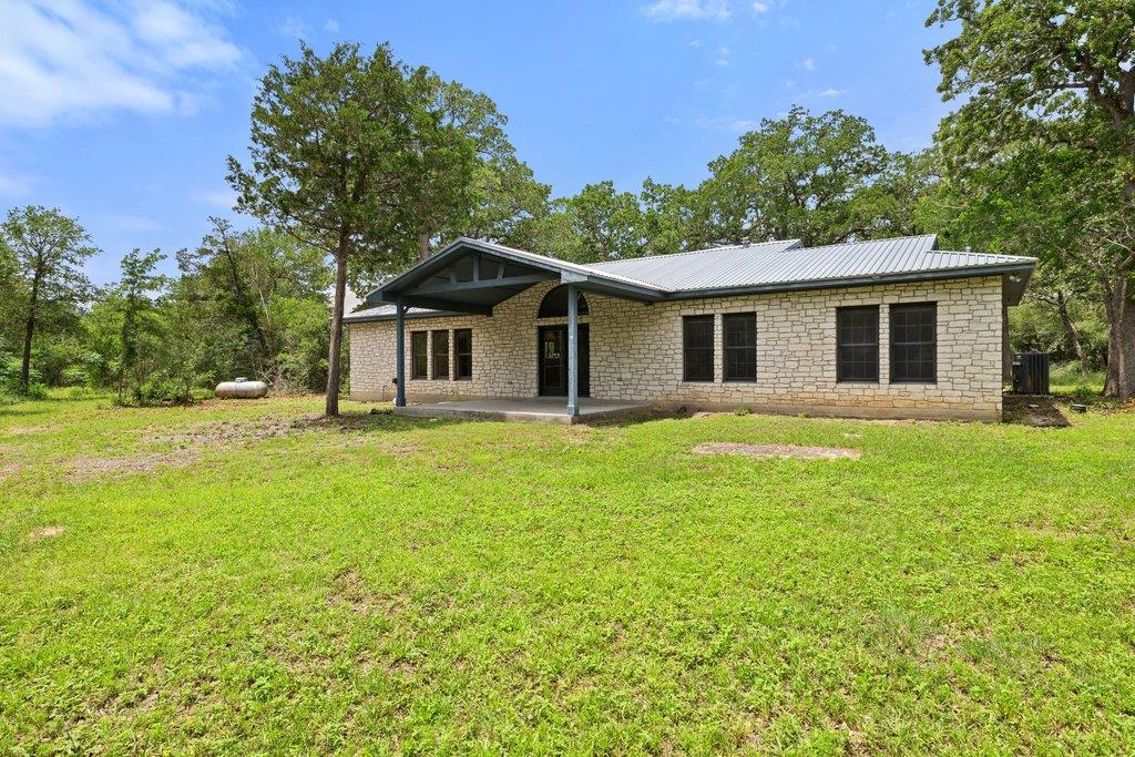 244 Woodway Dr, Elgin, TX 78621