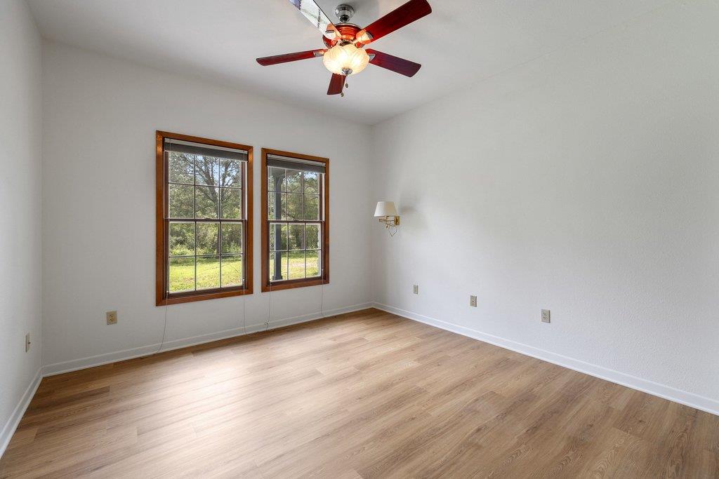244 Woodway Dr, Elgin, TX 78621