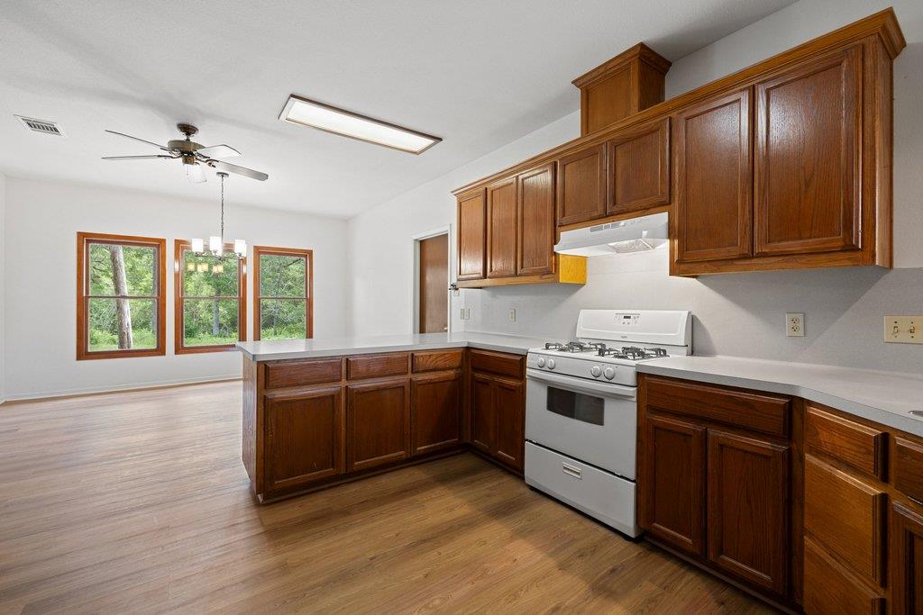 244 Woodway Dr, Elgin, TX 78621
