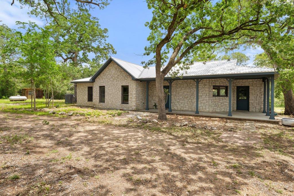 244 Woodway Dr, Elgin, TX 78621