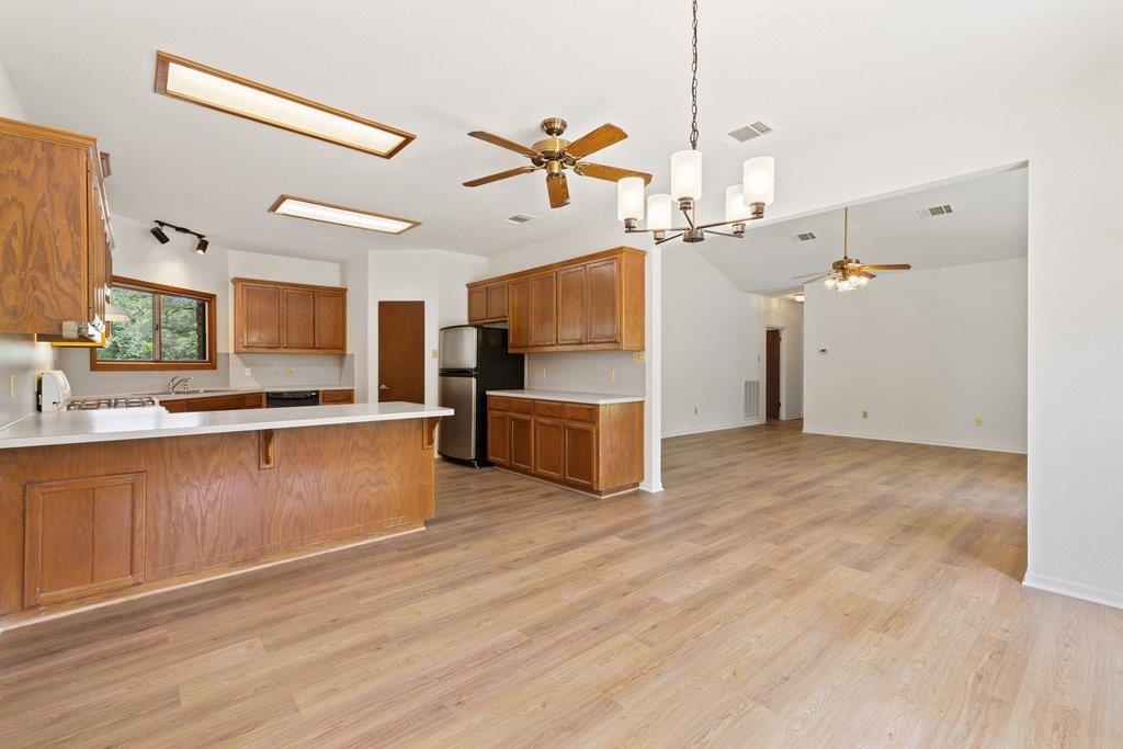 244 Woodway Dr, Elgin, TX 78621