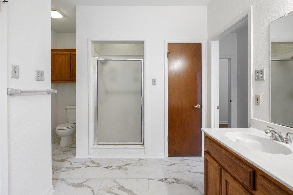 244 Woodway Dr, Elgin, TX 78621