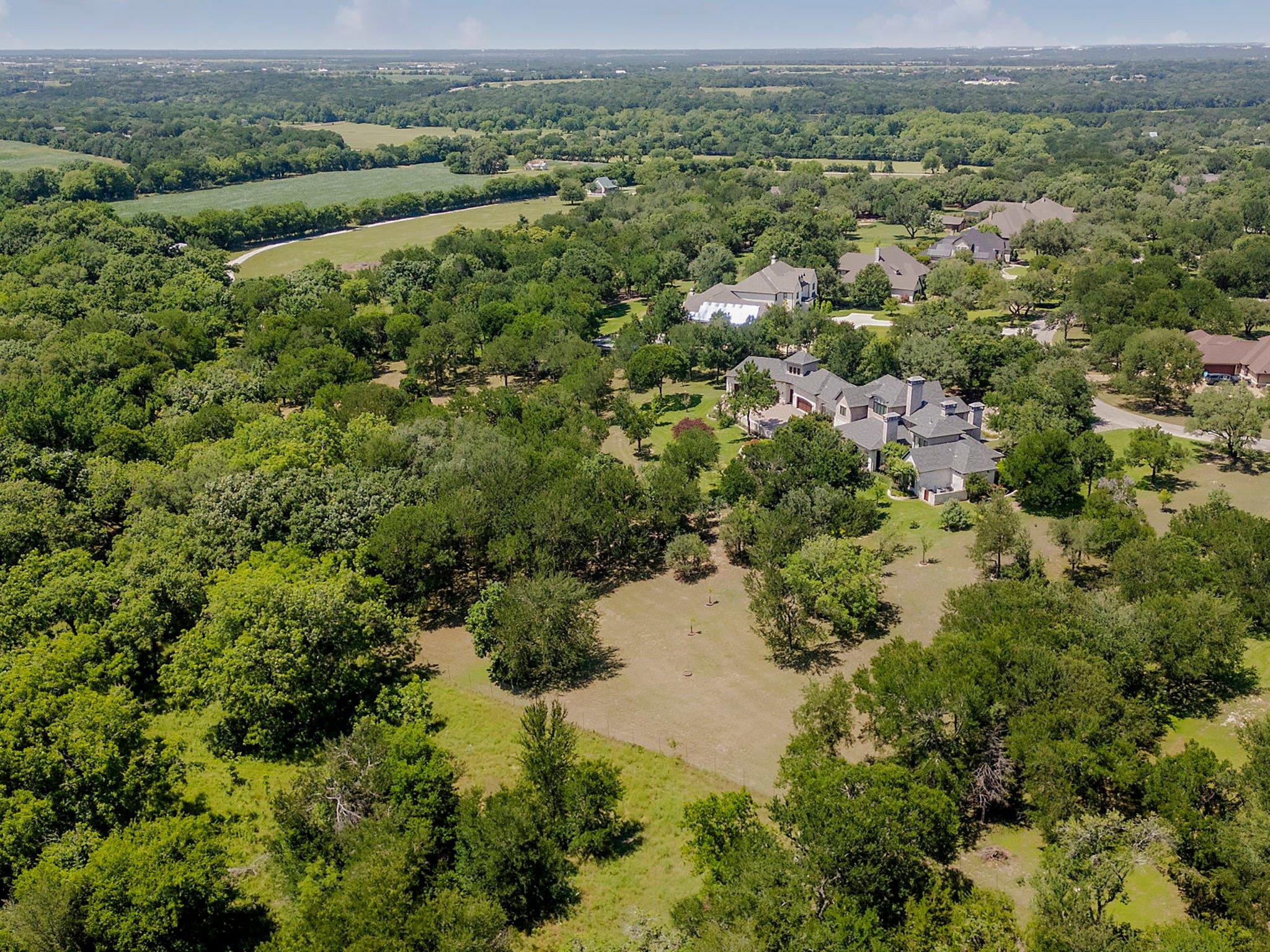 1928 Running Creek Dr, Salado, TX 76571