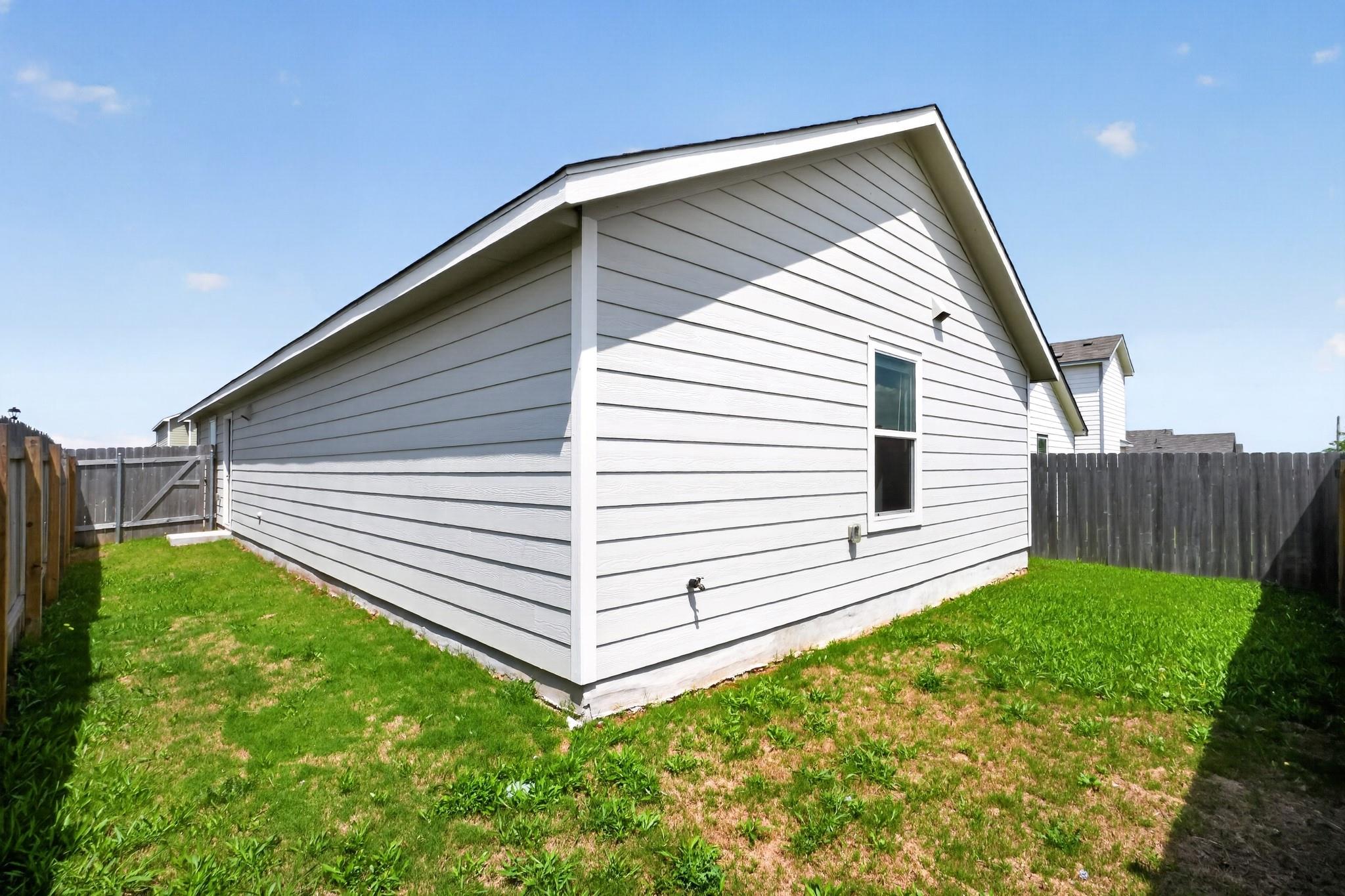 604 Marty Allen Loop, Jarrell, TX 76537