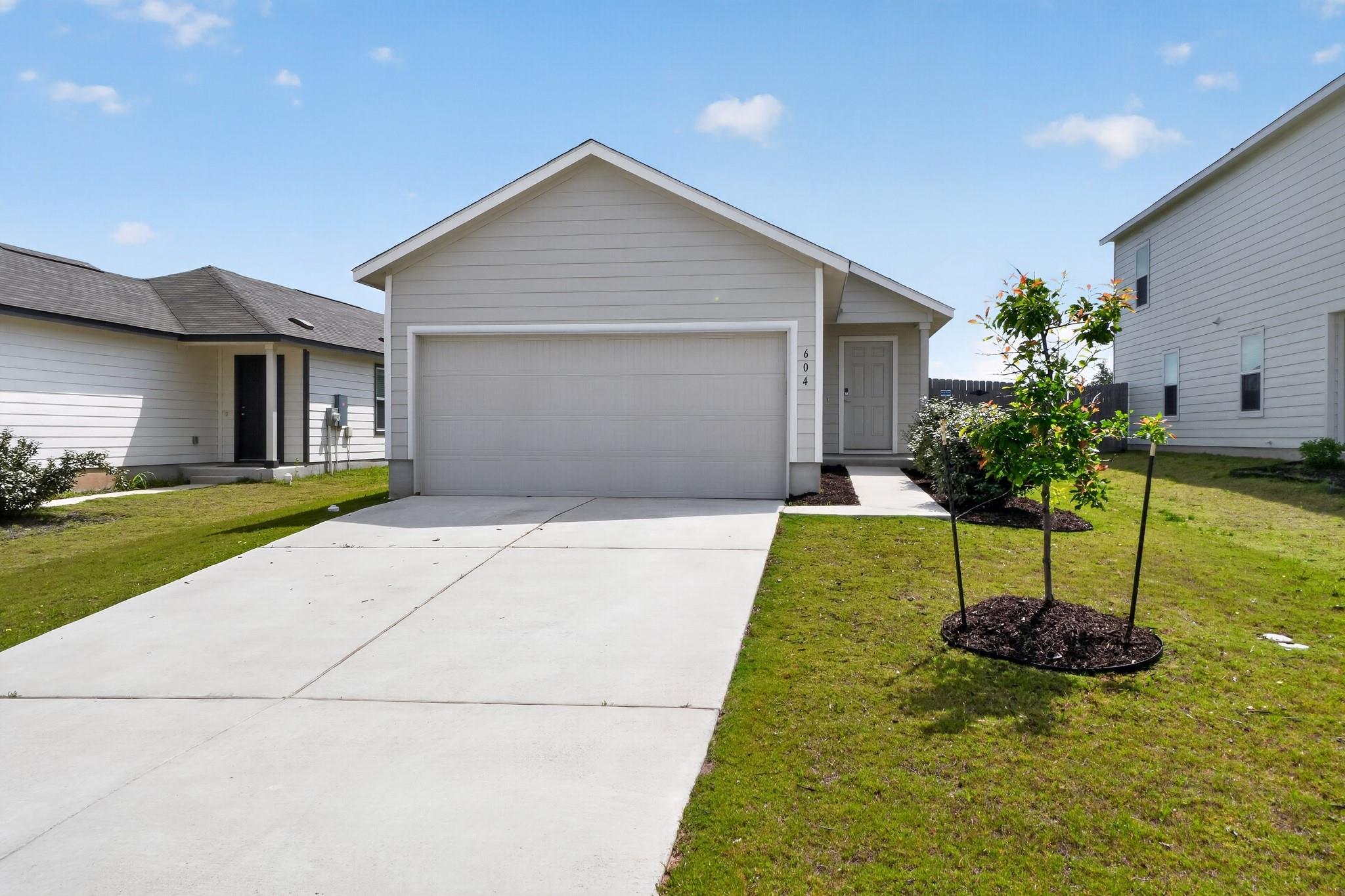 604 Marty Allen Loop, Jarrell, TX 76537