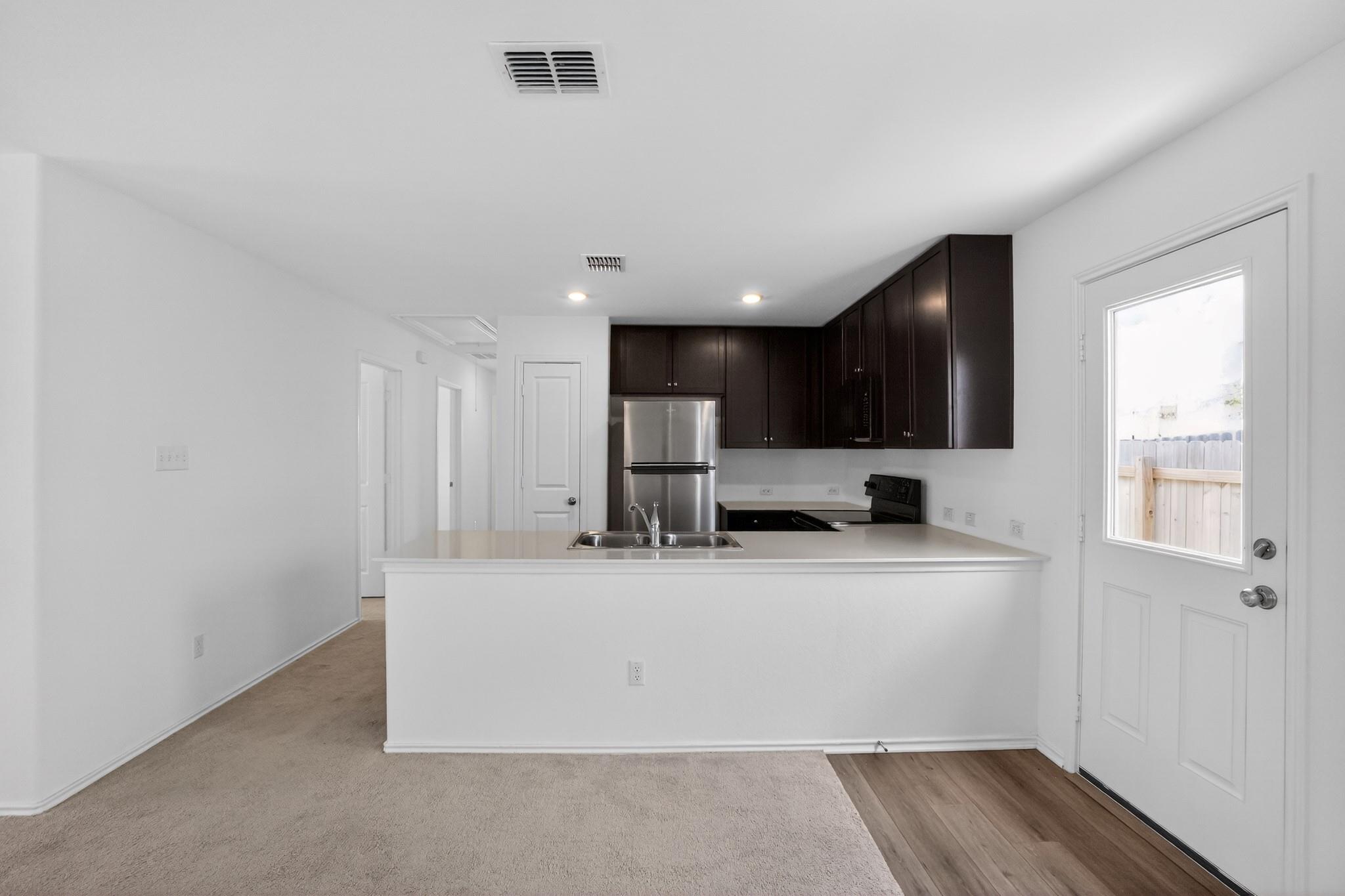 604 Marty Allen Loop, Jarrell, TX 76537