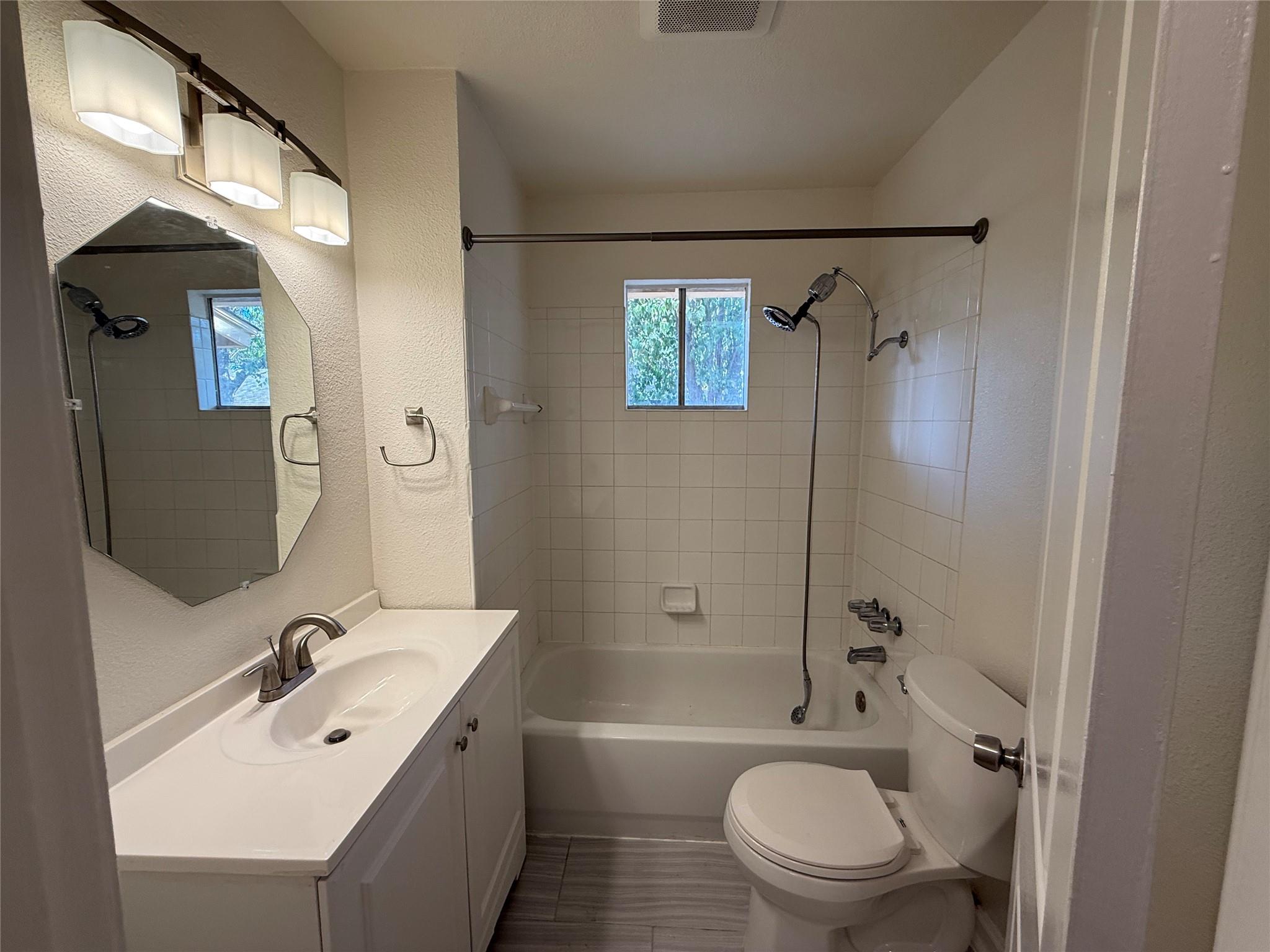6710 Circle S Rd # B, Austin, TX 78745