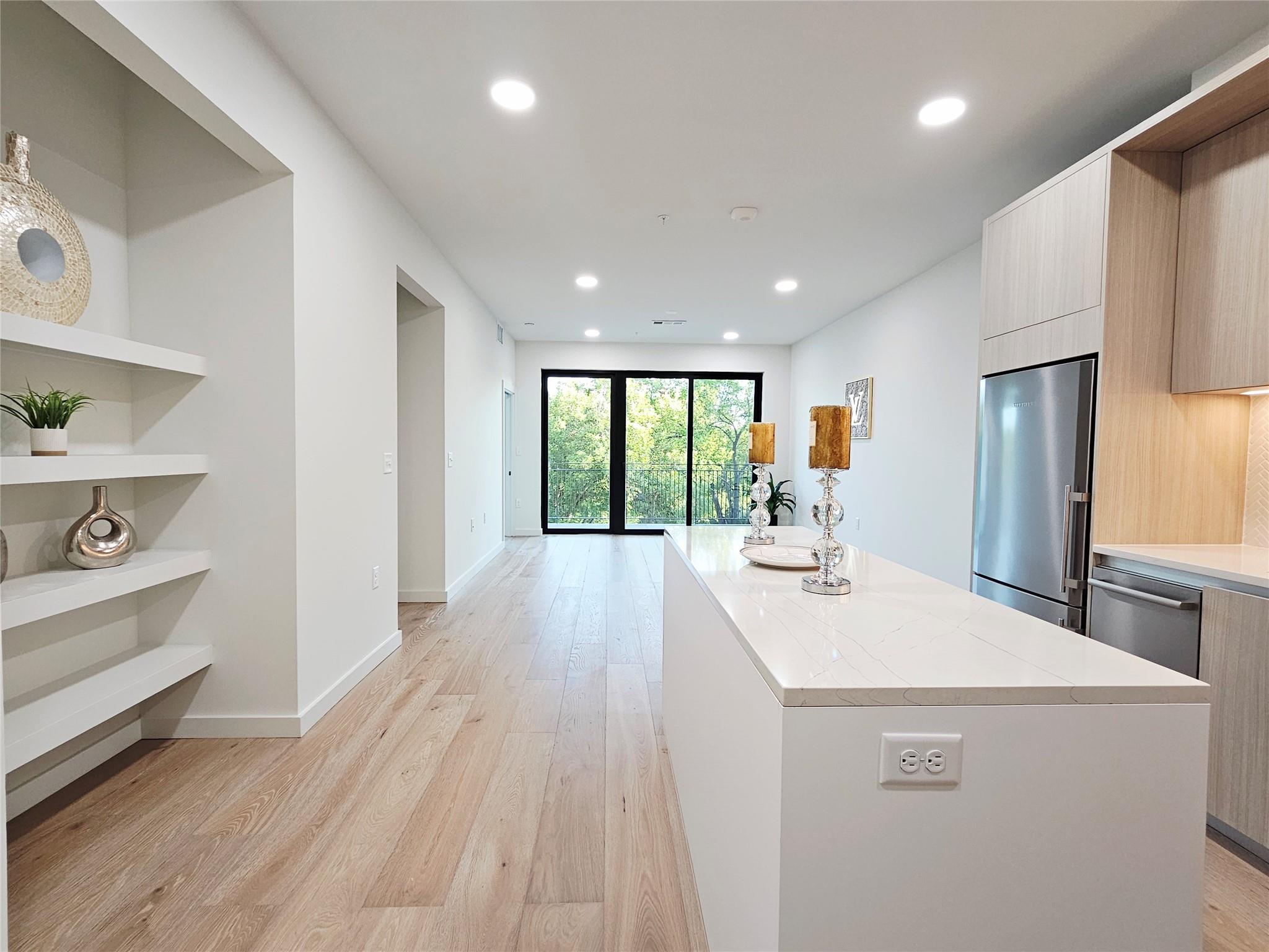 2209 S 1st St # 323, Austin, TX 78704
