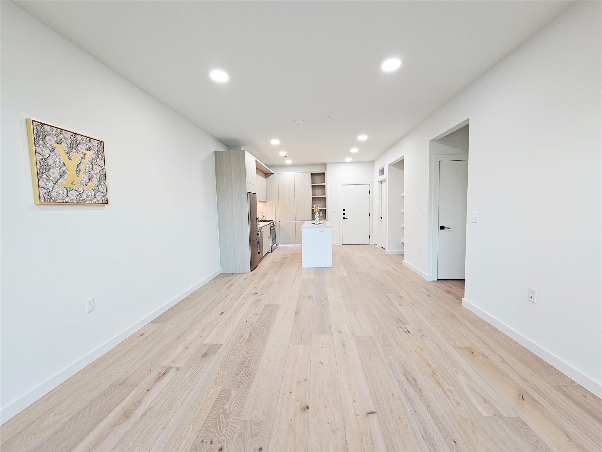 2209 S 1st St # 323, Austin, TX 78704