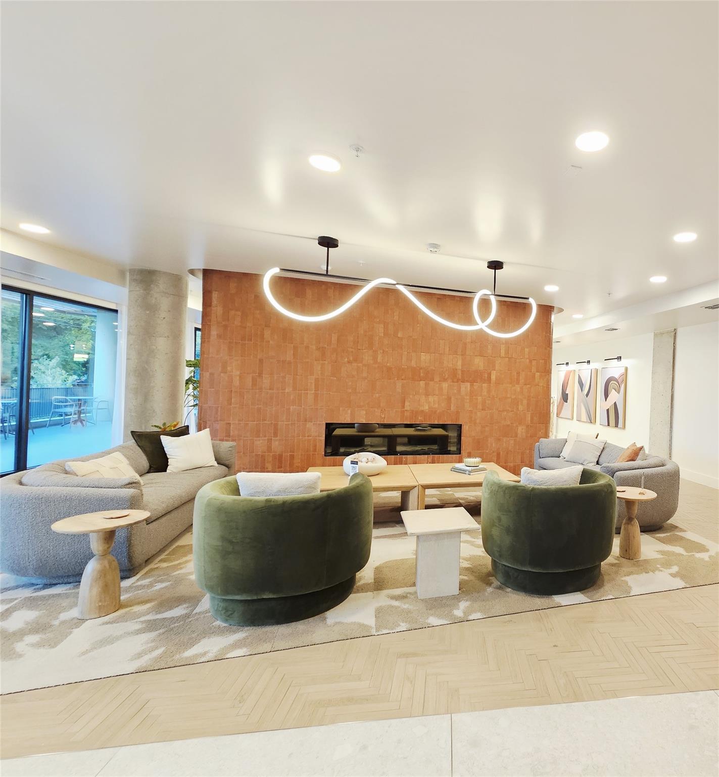 2209 S 1st St # 323, Austin, TX 78704