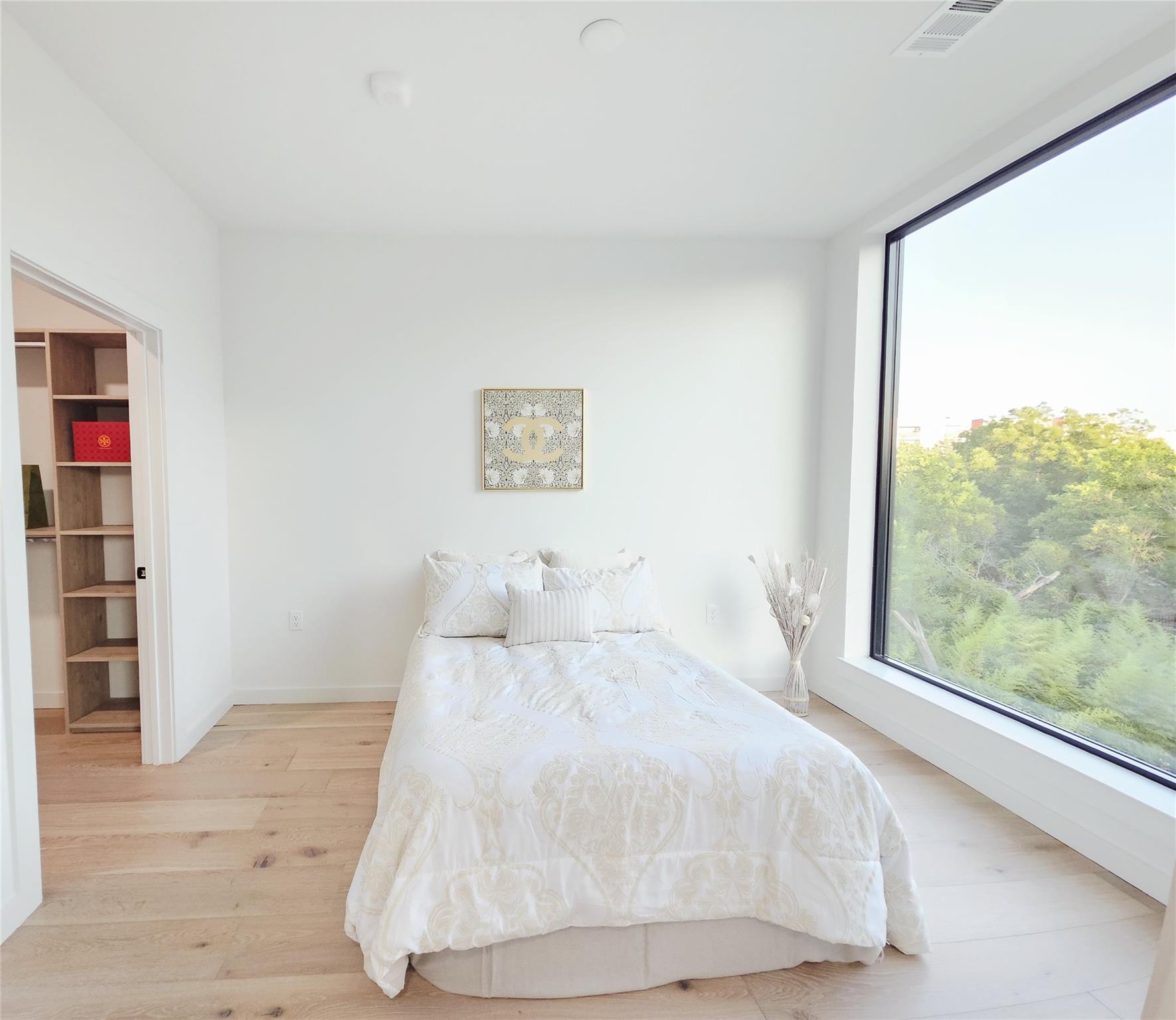 2209 S 1st St # 323, Austin, TX 78704