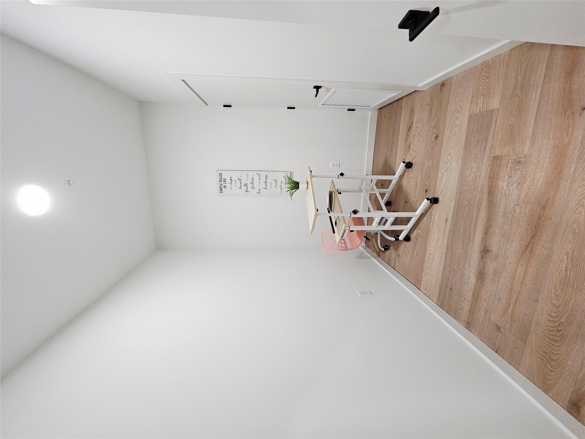 2209 S 1st St # 323, Austin, TX 78704