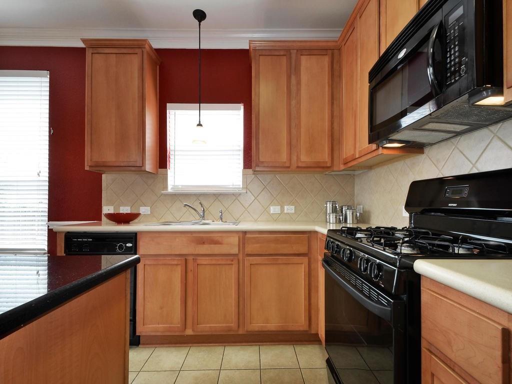 11413 Dog Leg Dr, Austin, TX 78717