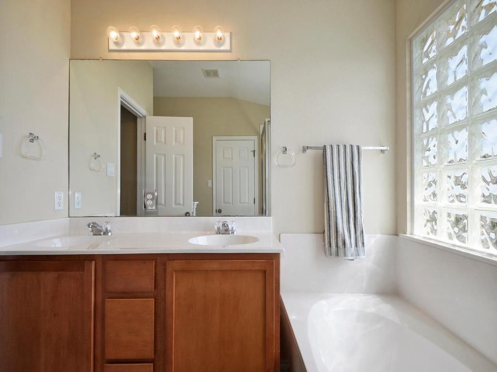 11413 Dog Leg Dr, Austin, TX 78717
