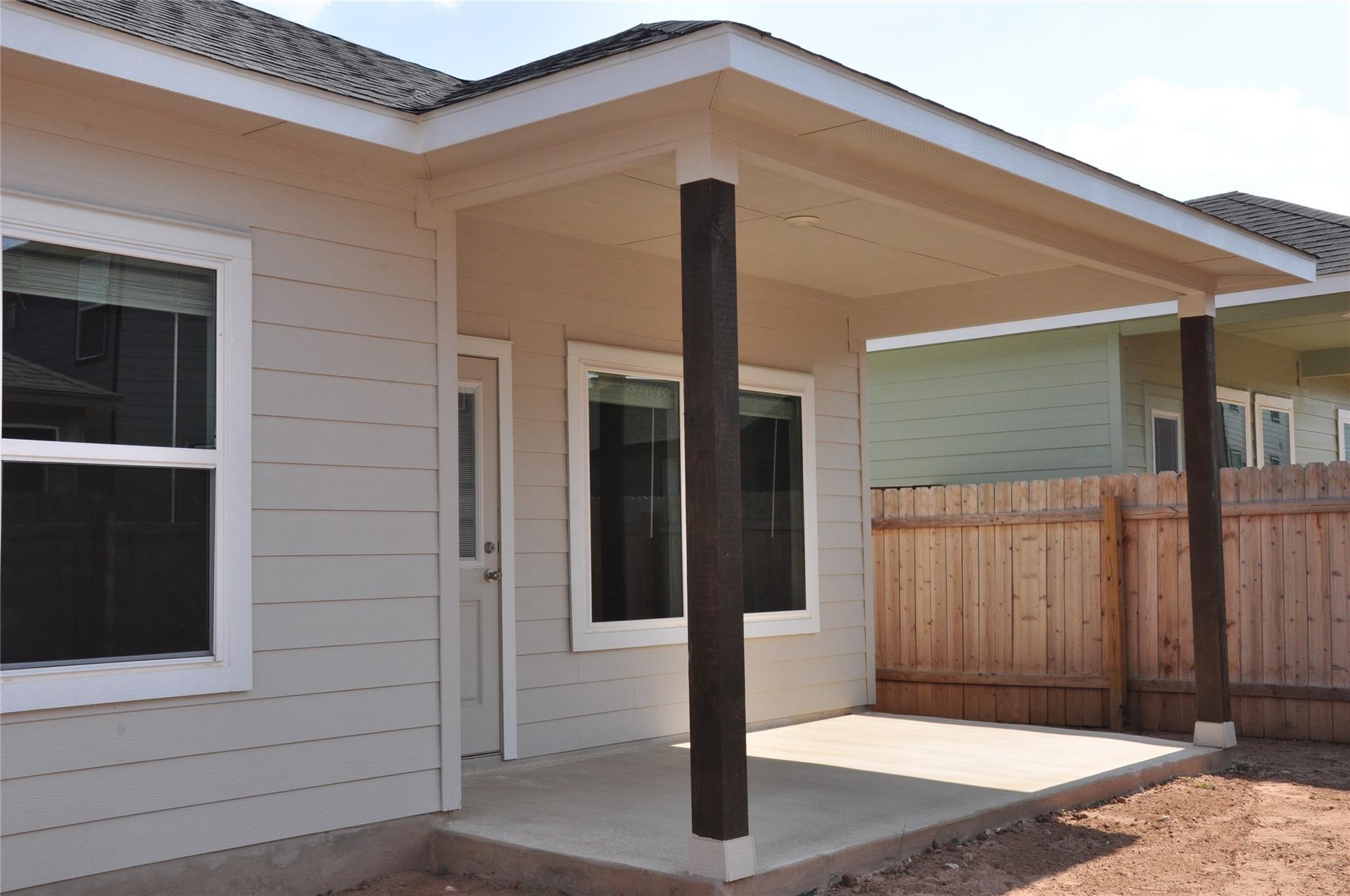 504 Lt Rusty Dr, Jarrell, TX 76537
