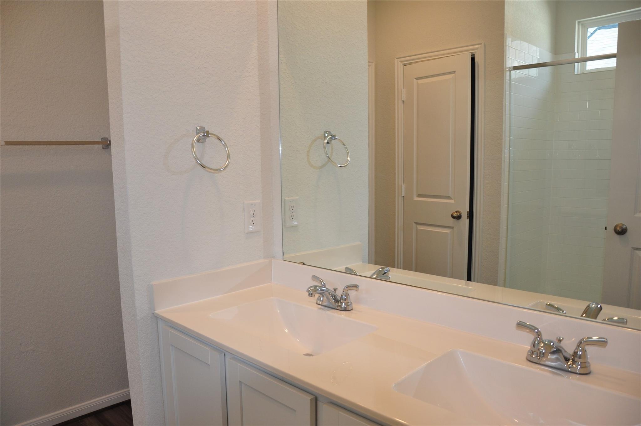 504 Lt Rusty Dr, Jarrell, TX 76537