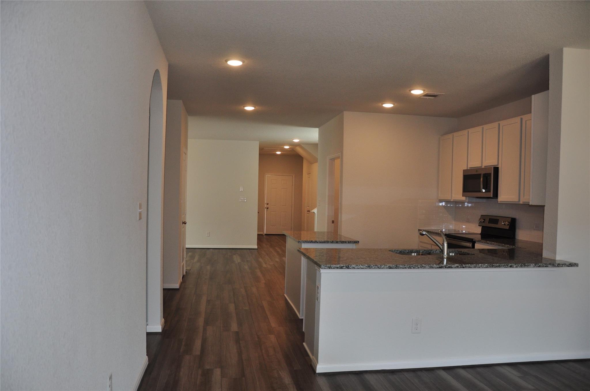 504 Lt Rusty Dr, Jarrell, TX 76537