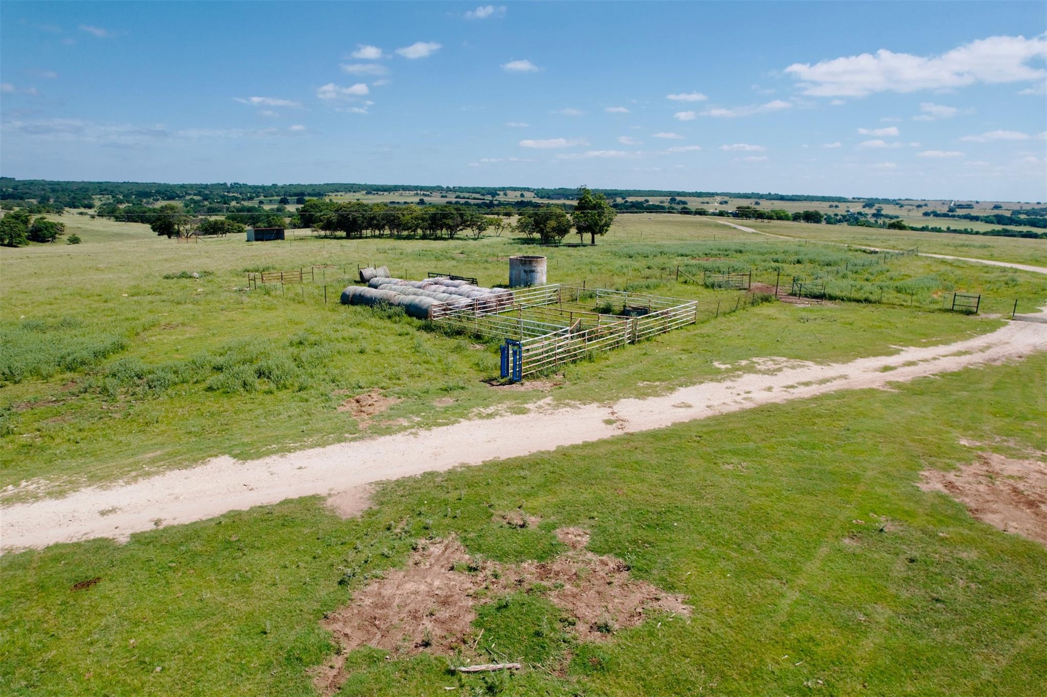9 N Hcr 624 Rd, Goldthwaite, TX 76844