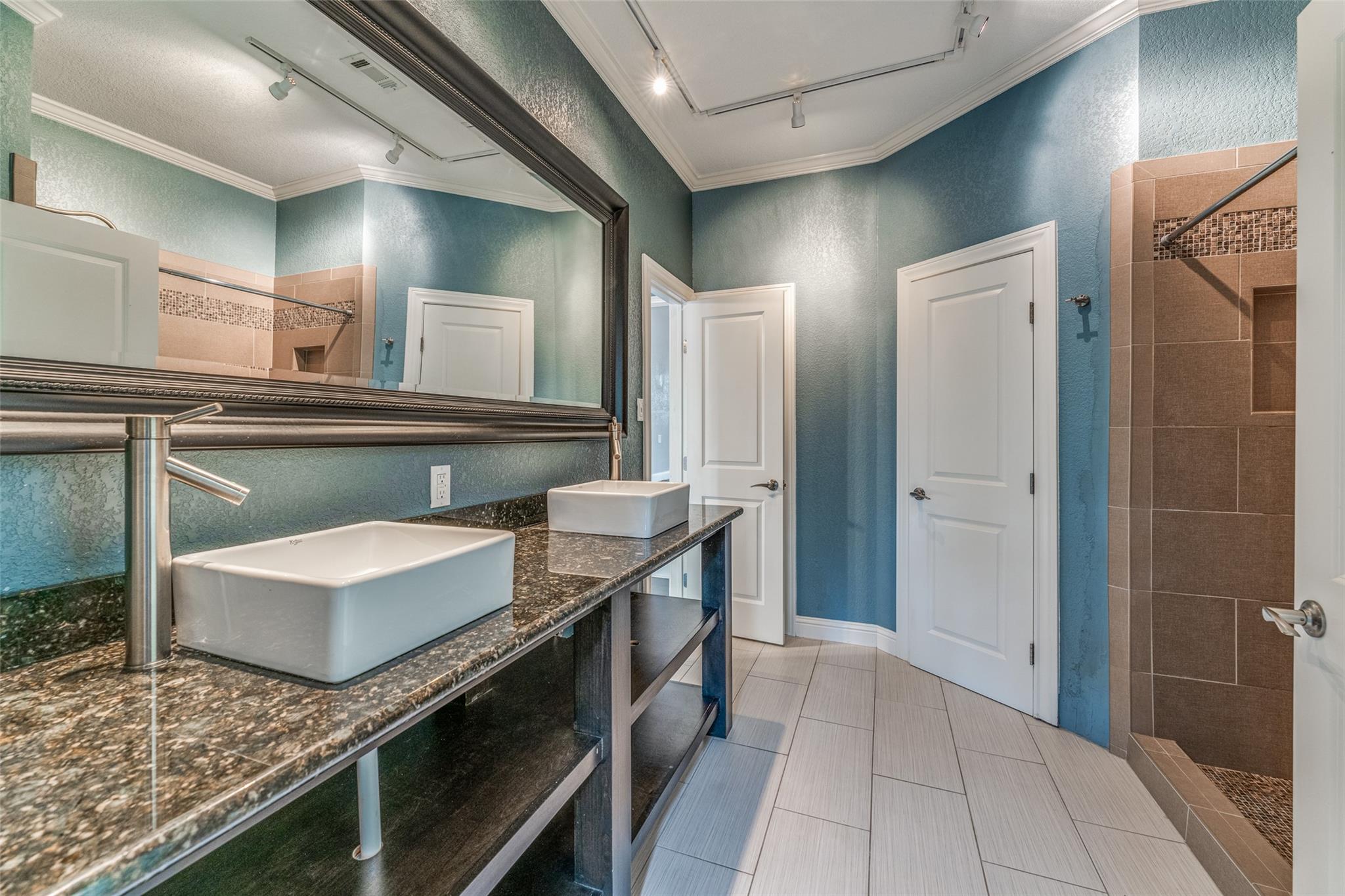 12207 FORSYTHE Dr, Austin, TX 78759