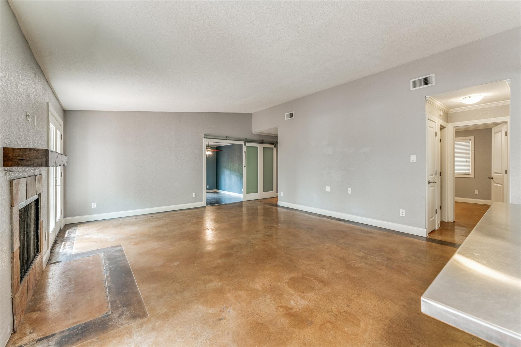 12207 FORSYTHE Dr, Austin, TX 78759