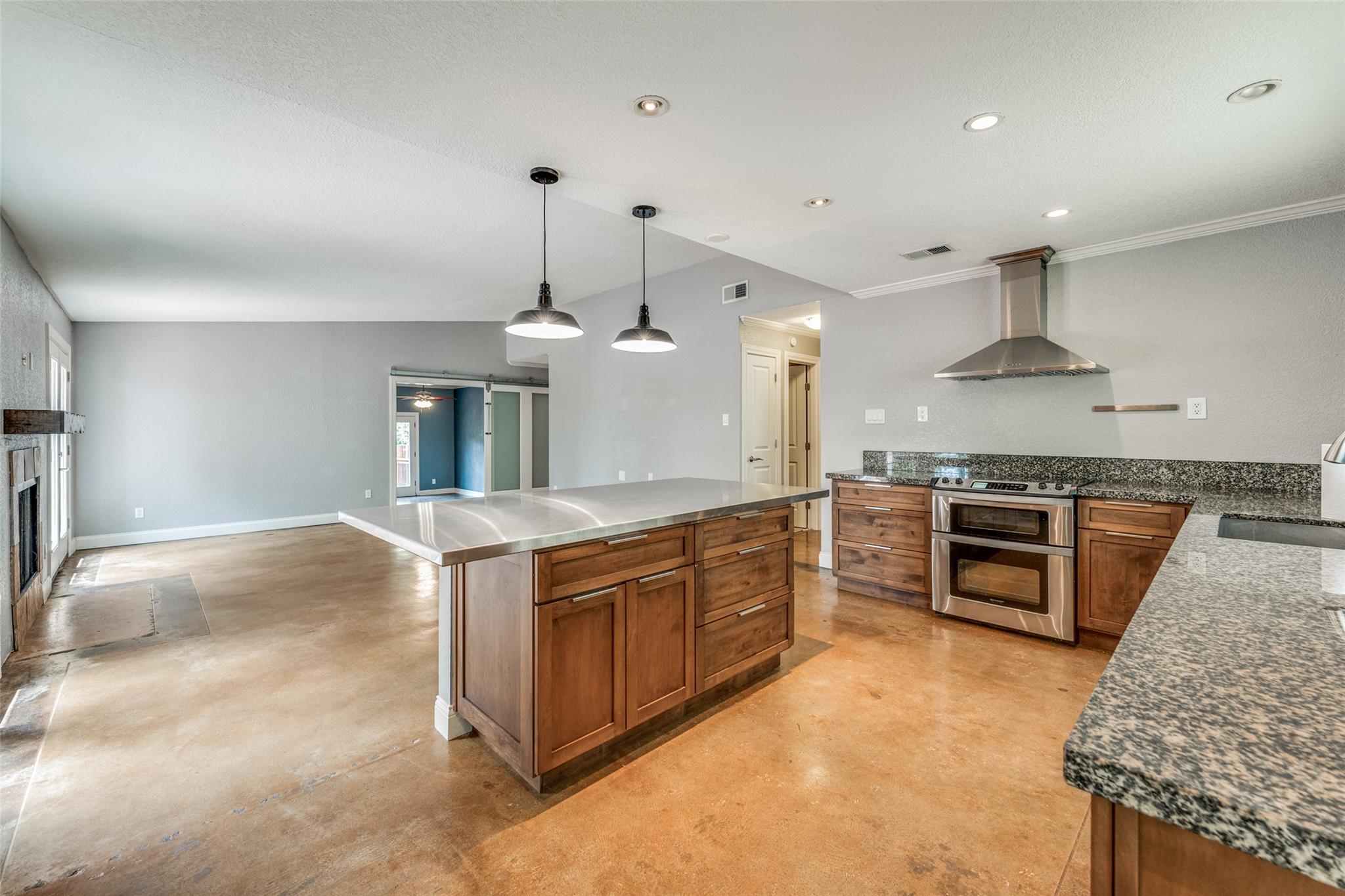 12207 FORSYTHE Dr, Austin, TX 78759