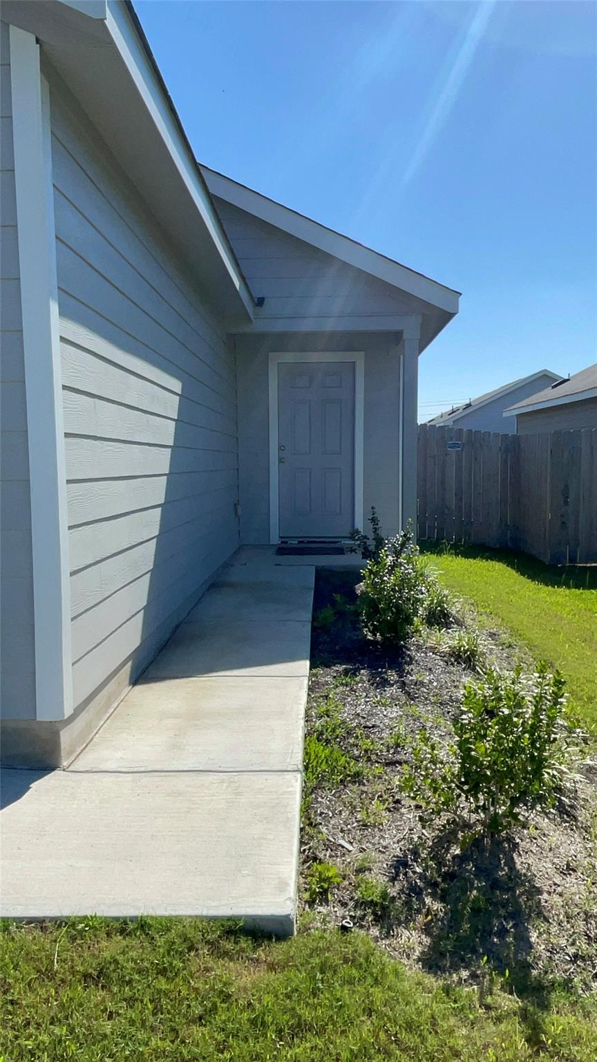212 Marty Allen Loop, Jarrell, TX 76537