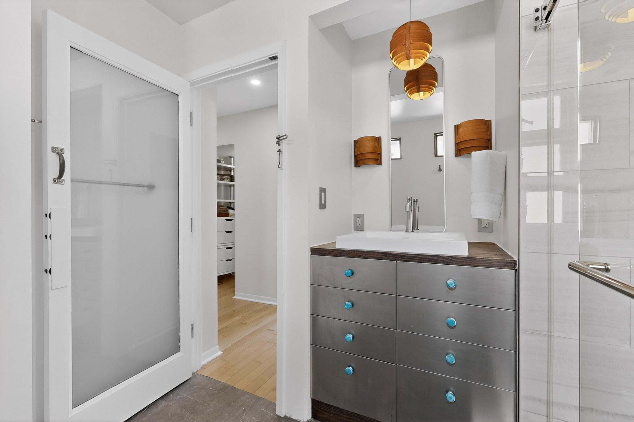 1106 W 6th St # 212, Austin, TX 78703