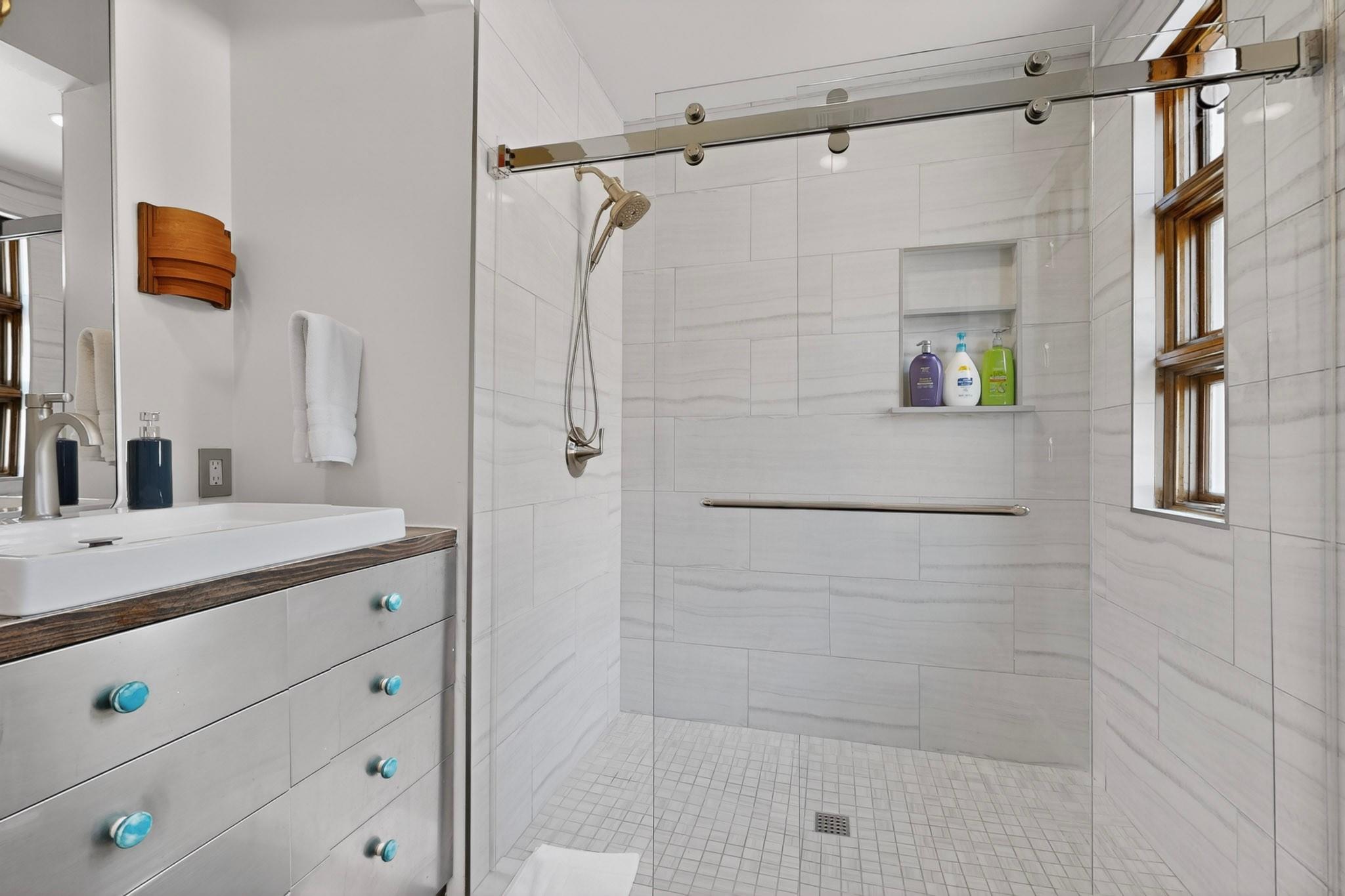 1106 W 6th St # 212, Austin, TX 78703