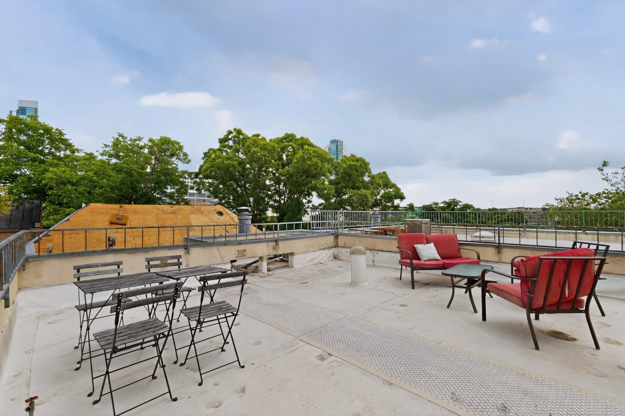1106 W 6th St # 212, Austin, TX 78703