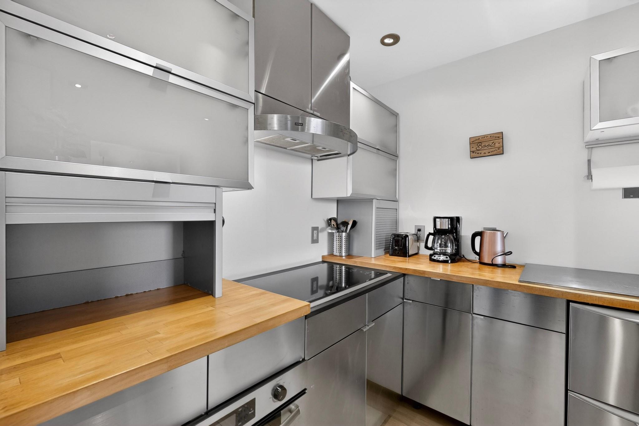 1106 W 6th St # 212, Austin, TX 78703