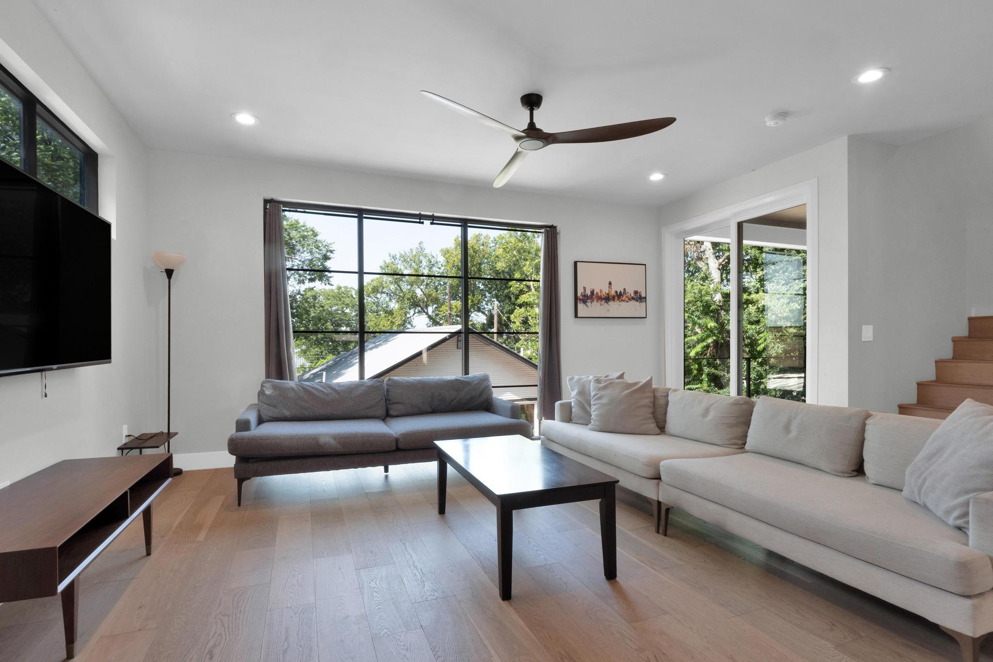 1914 E 8th St, Austin, TX 78702