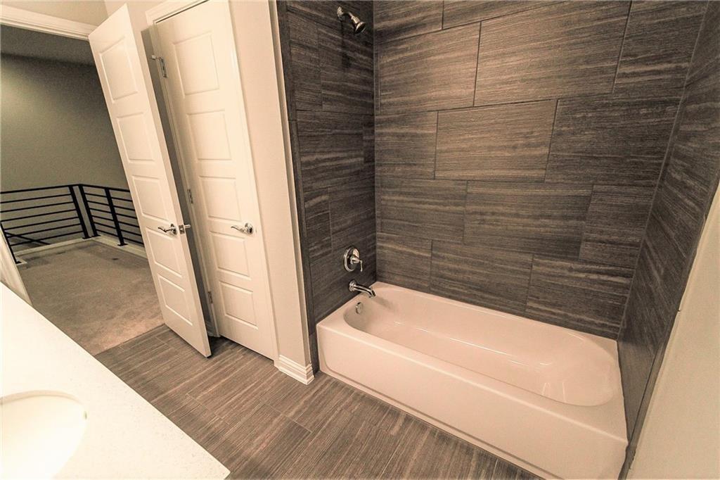 6814 E Riverside Dr # 114, Austin, TX 78741