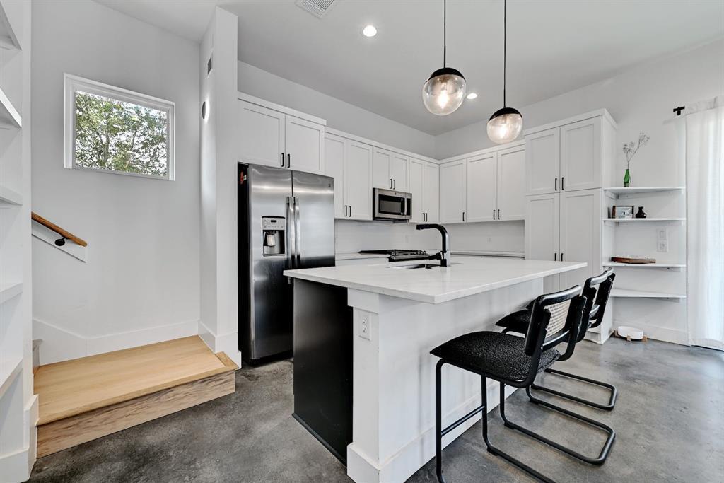 2812 E 4th St # 2, Austin, TX 78702