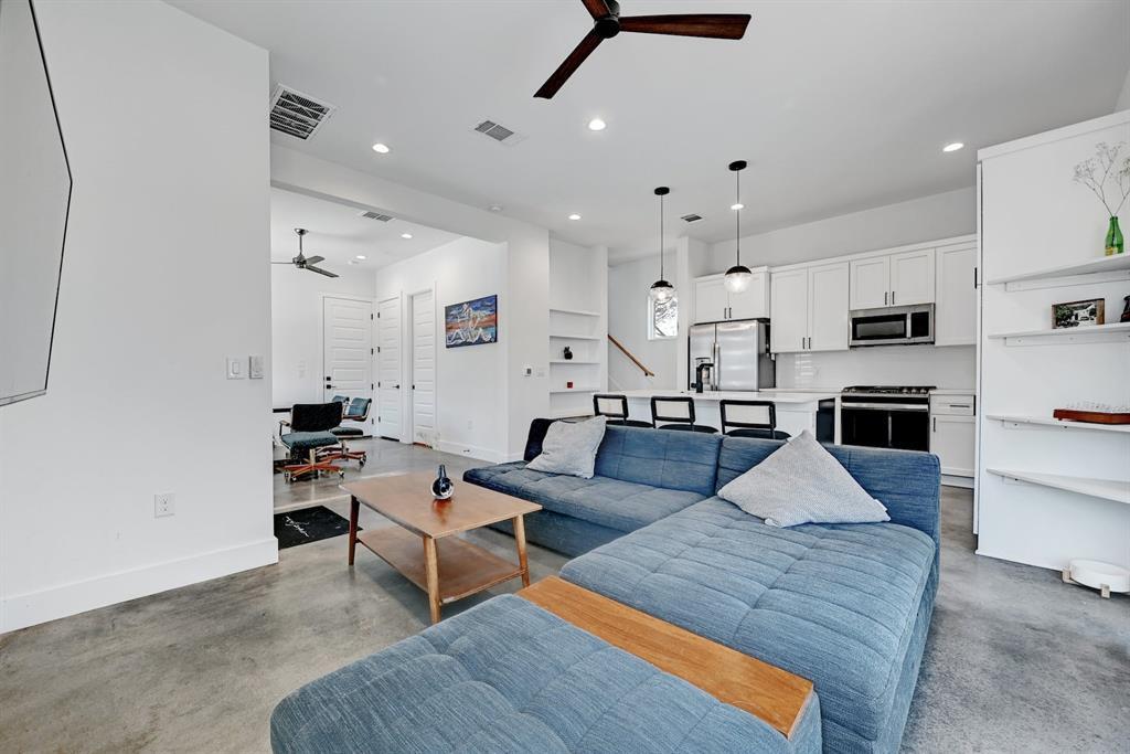 2812 E 4th St # 2, Austin, TX 78702
