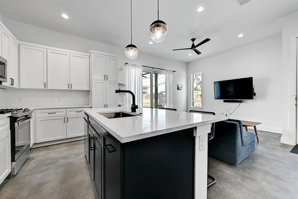 2812 E 4th St # 2, Austin, TX 78702