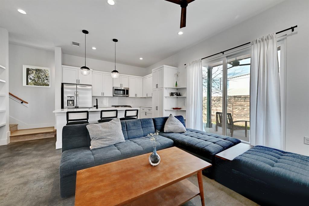 2812 E 4th St # 2, Austin, TX 78702
