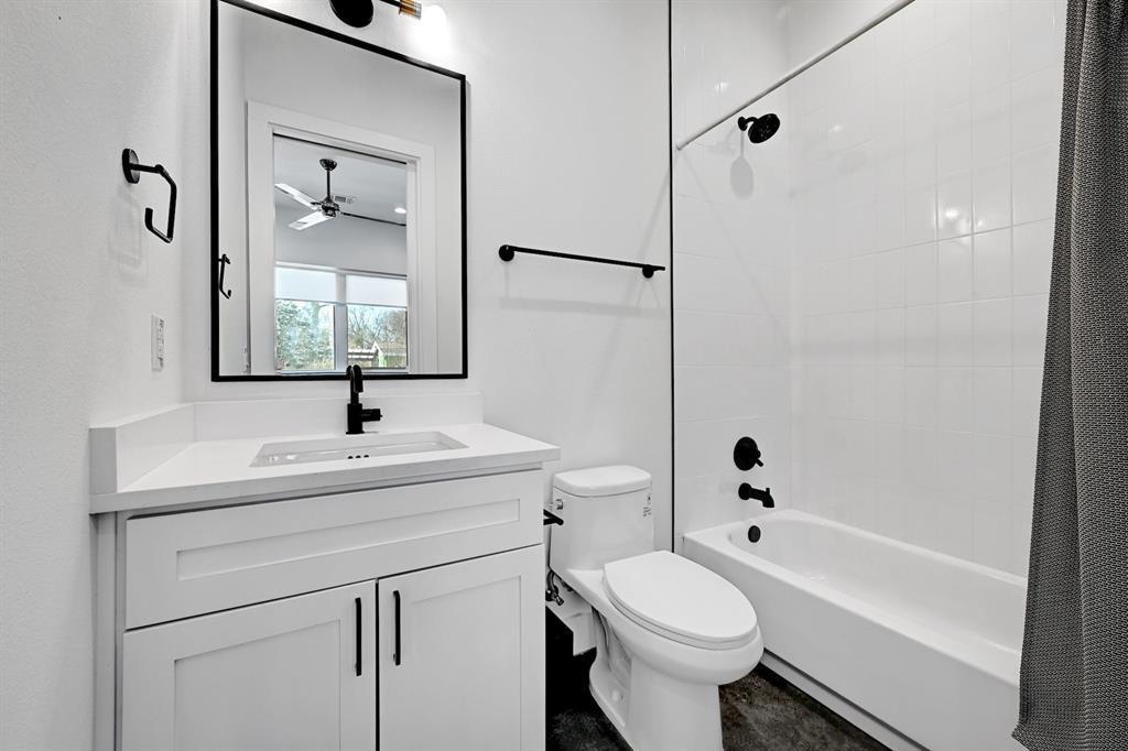 2812 E 4th St # 2, Austin, TX 78702