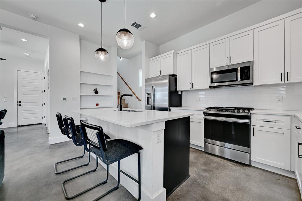 2812 E 4th St # 2, Austin, TX 78702