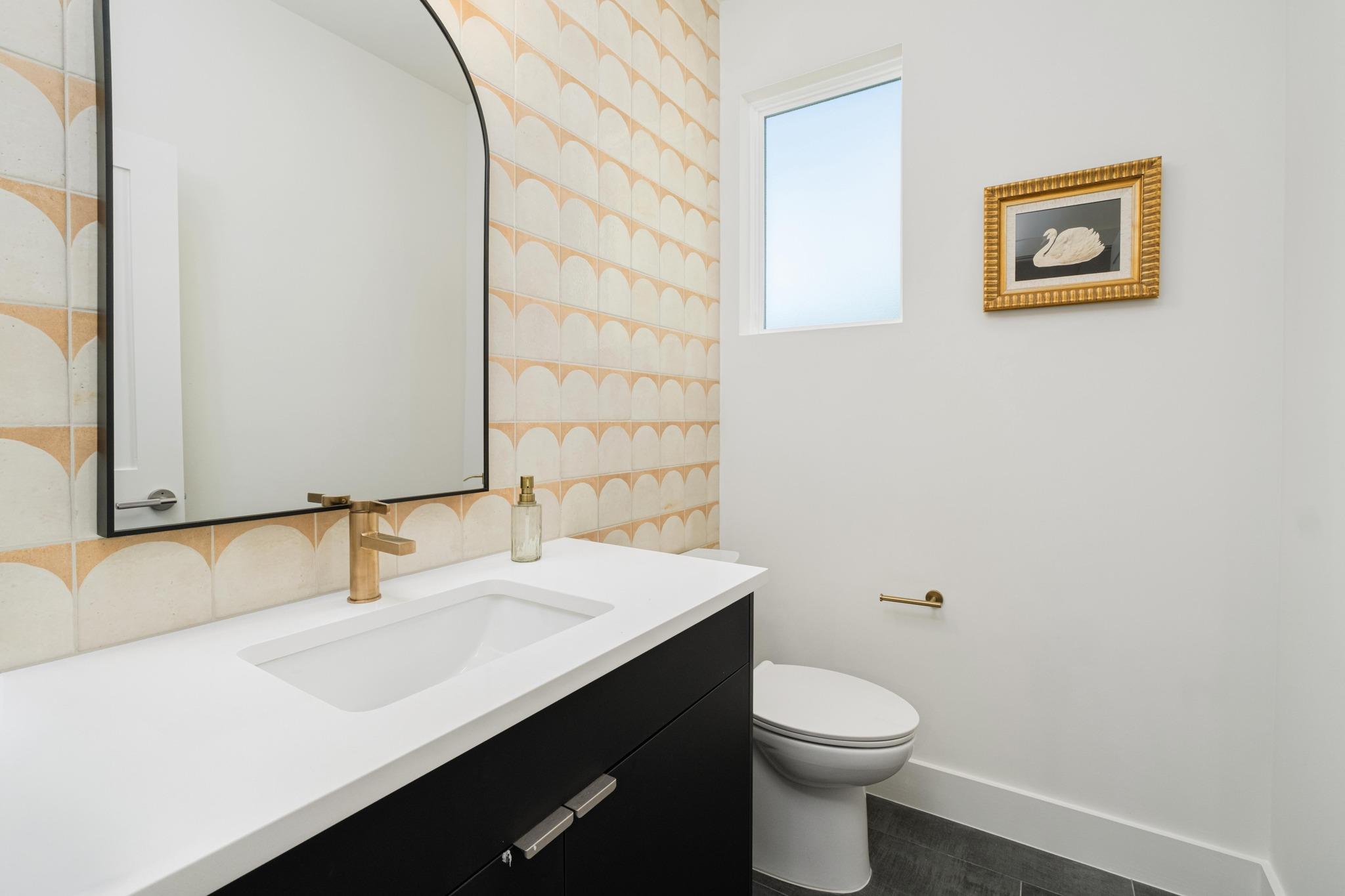 1007 E 15th St # 2, Austin, TX 78702