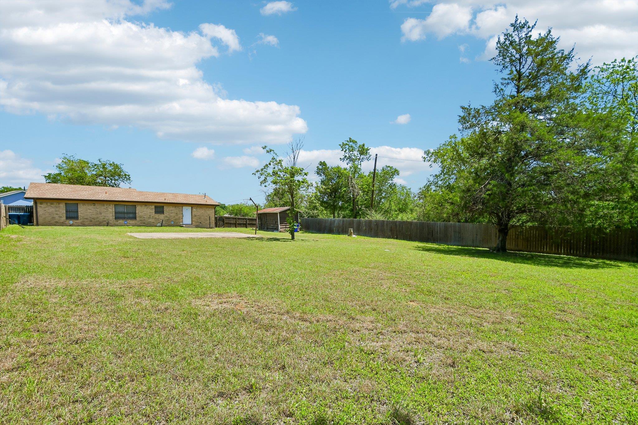 101 Brown St, Elgin, TX 78621