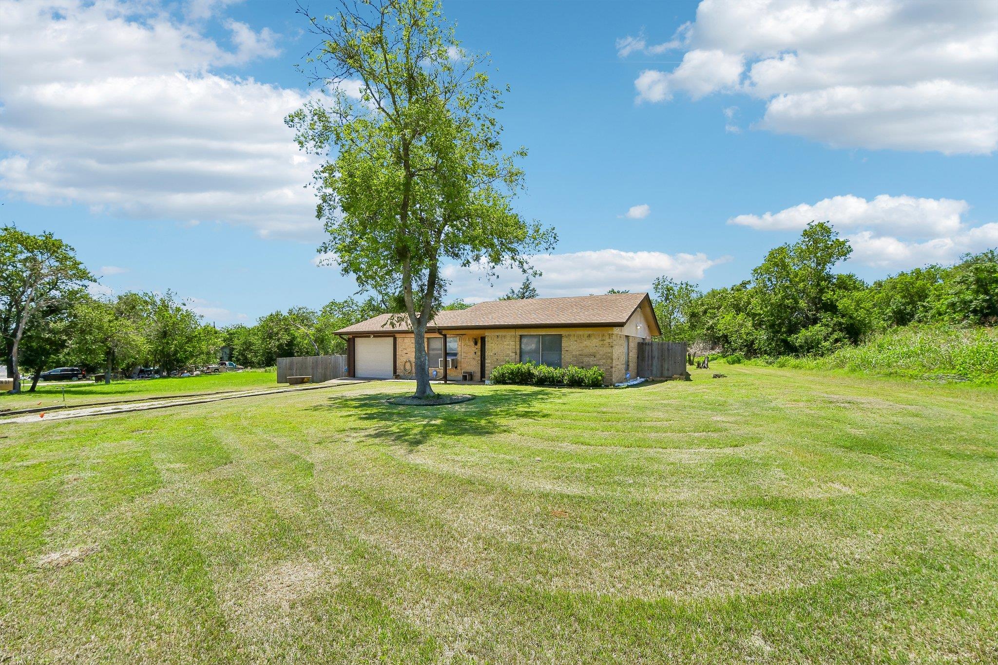 101 Brown St, Elgin, TX 78621