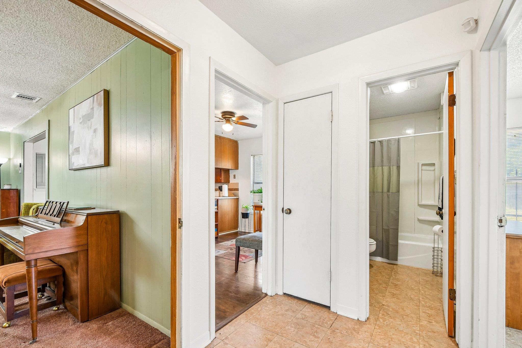 101 Brown St, Elgin, TX 78621