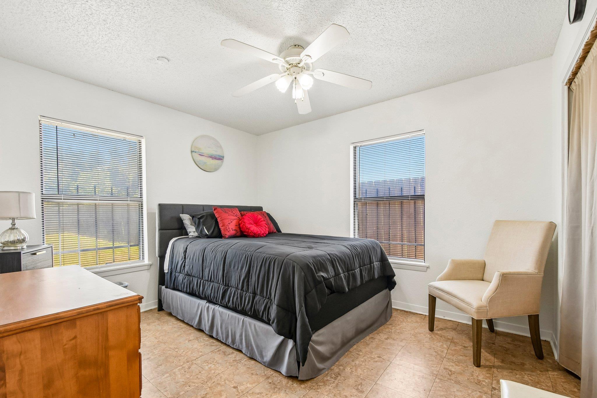 101 Brown St, Elgin, TX 78621