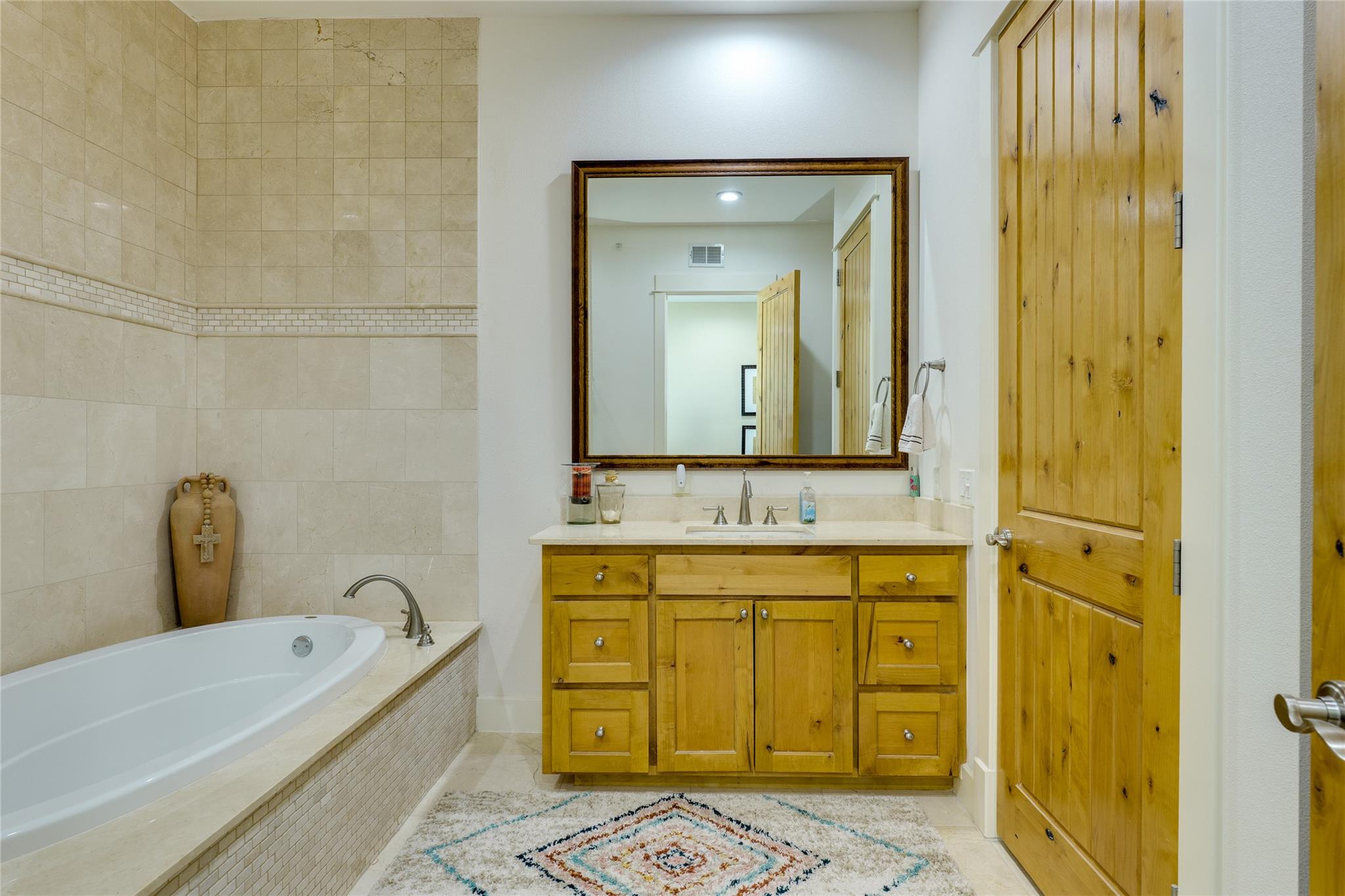 1101 Ivean Pearson Rd # D202, Lago Vista, TX 78645