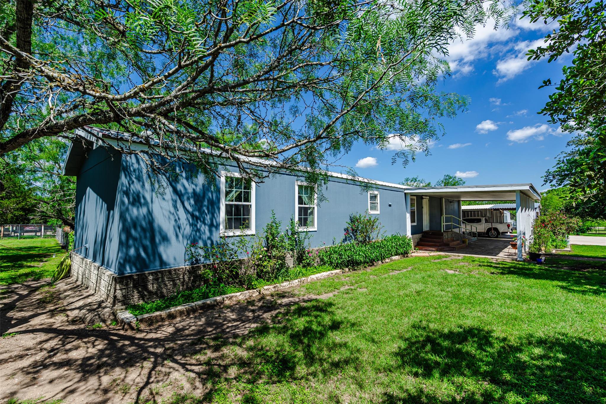 278 Forister Ranch Dr, Dale, TX 78616