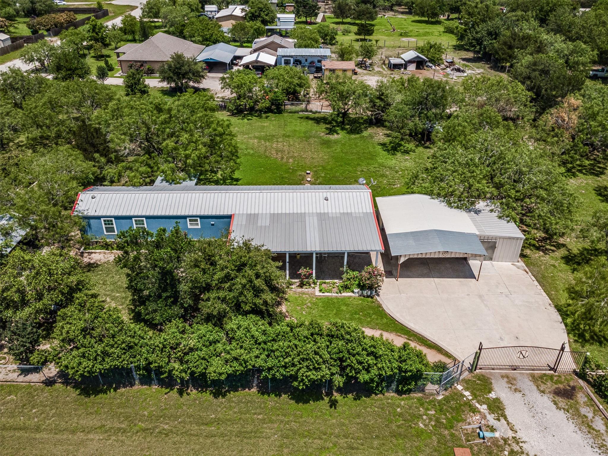 278 Forister Ranch Dr, Dale, TX 78616