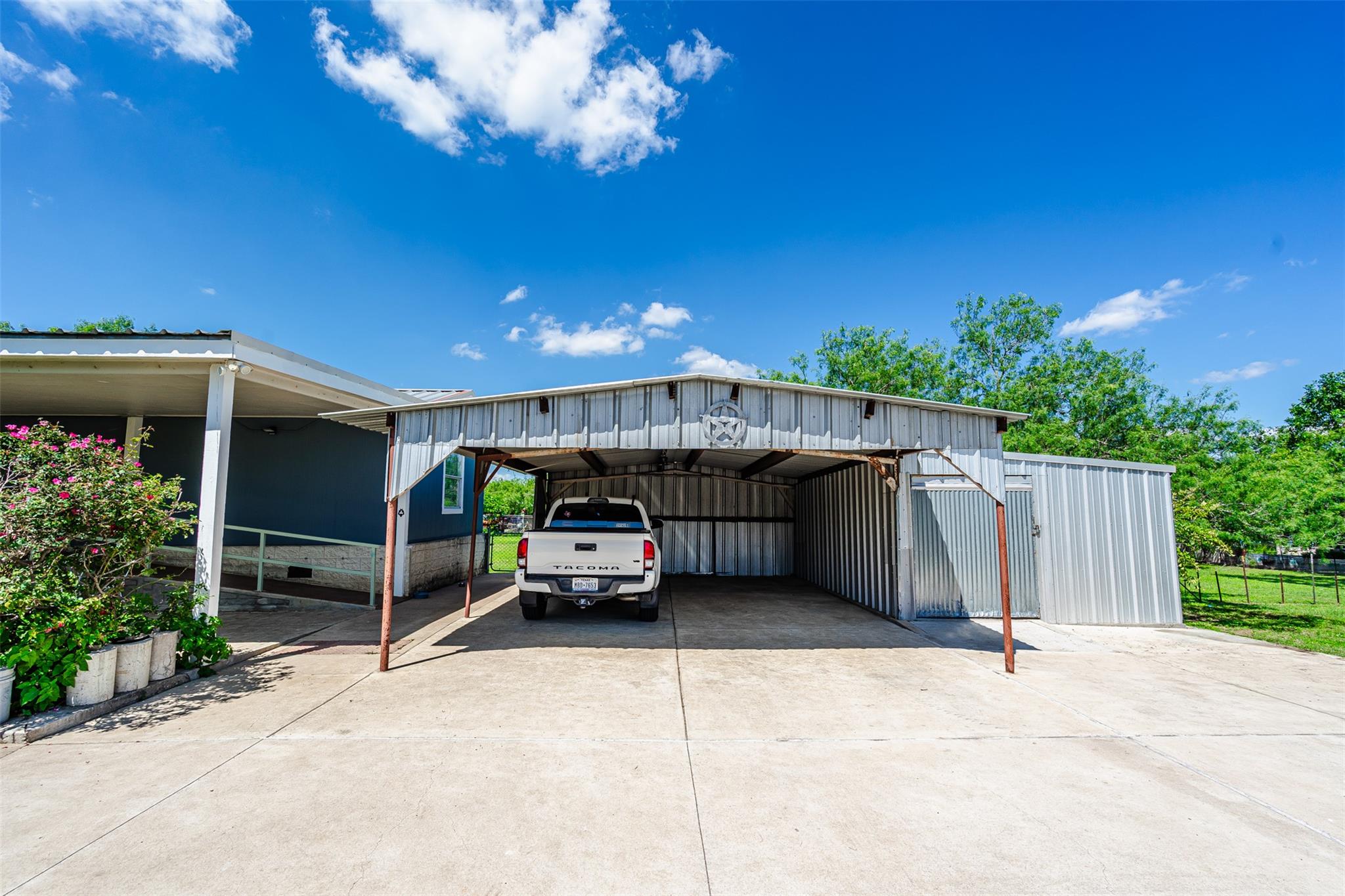 278 Forister Ranch Dr, Dale, TX 78616