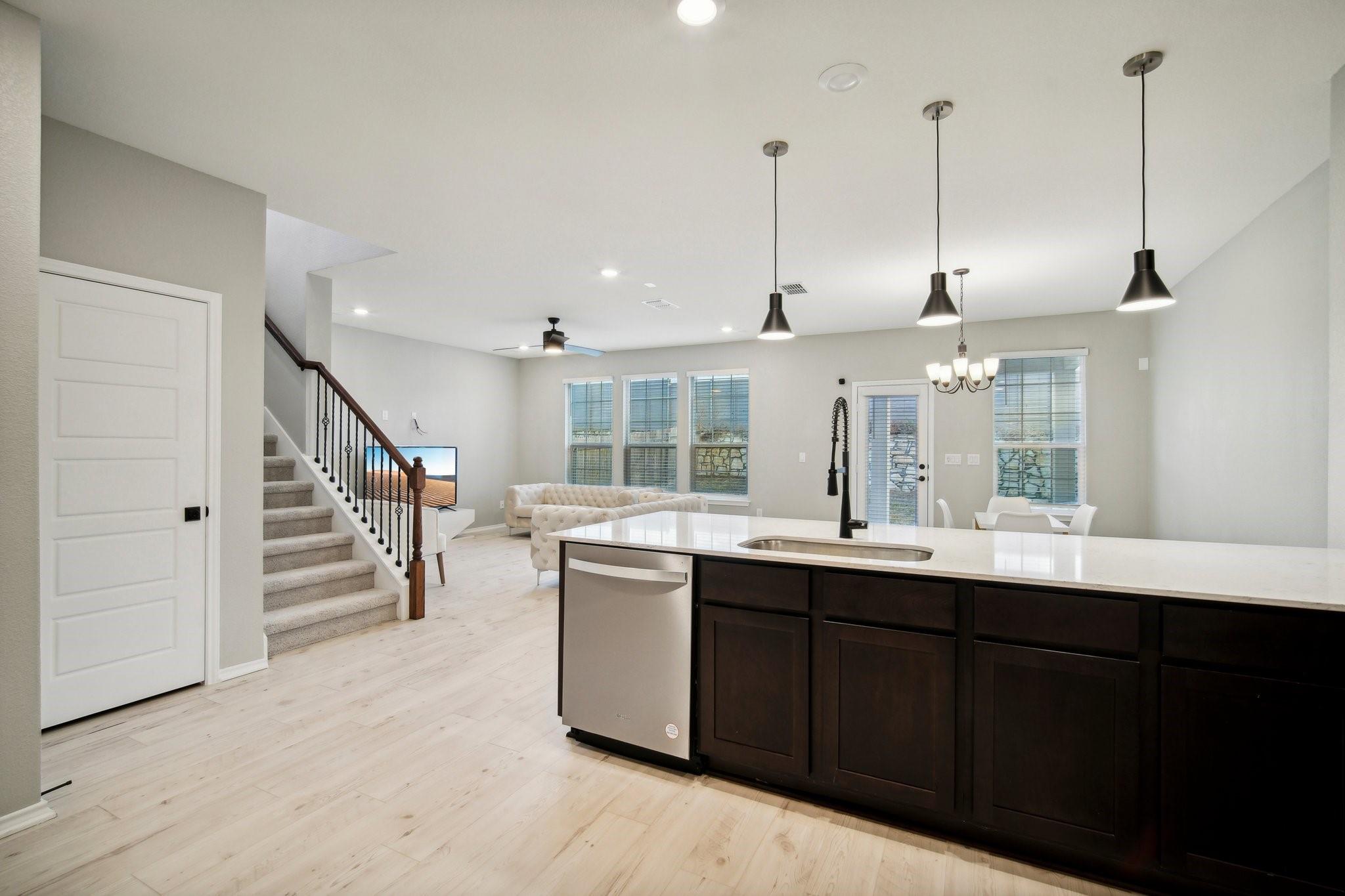 7102 Summer Tanager Dr # 16, Austin, TX 78744