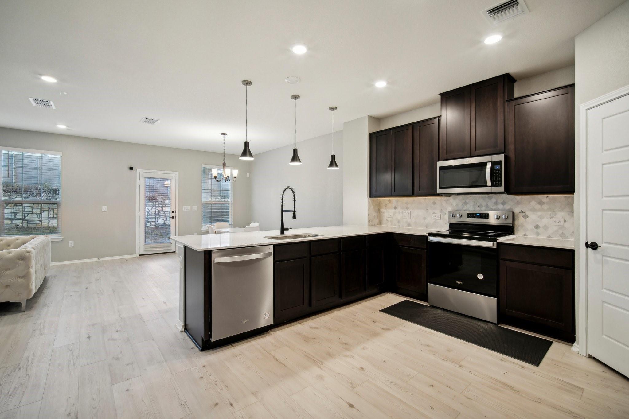 7102 Summer Tanager Dr # 16, Austin, TX 78744
