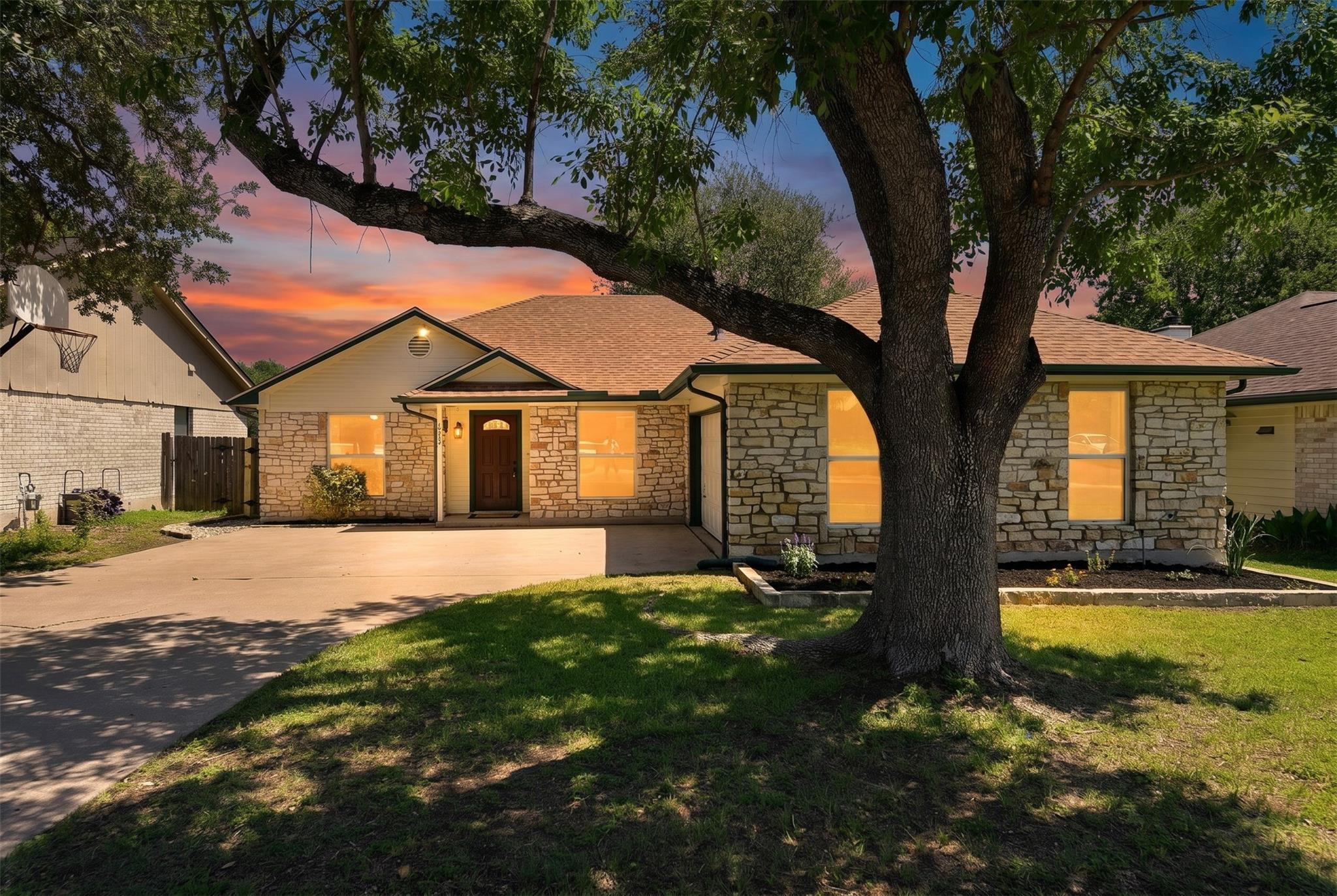 2402 Spring Wagon Ln, Austin, TX 78728